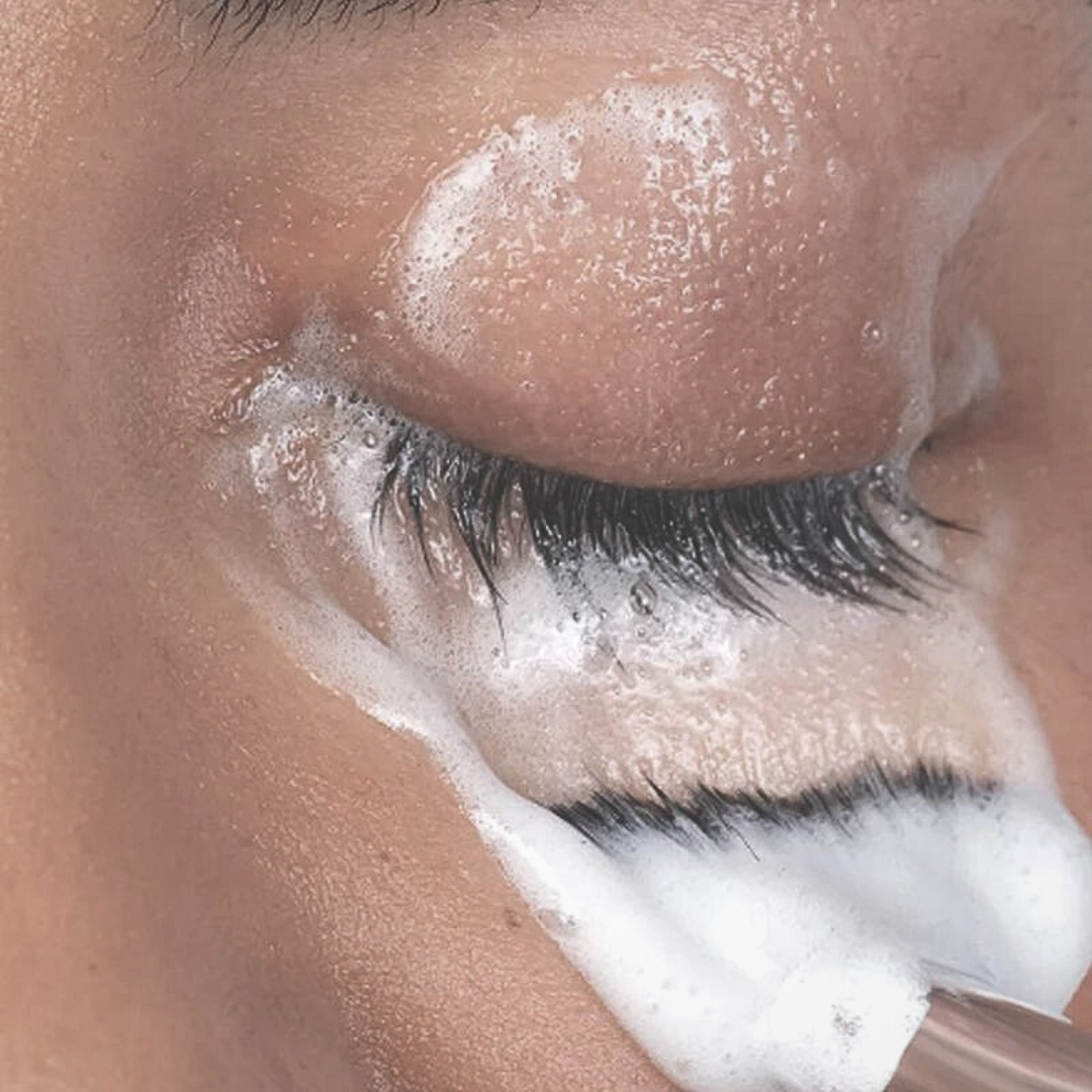 Aelo Eyelash Extension Cleanser On Eyelashes