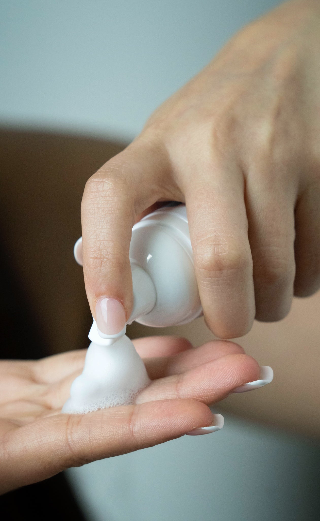 Dispensing Aelo Foam Cleanser