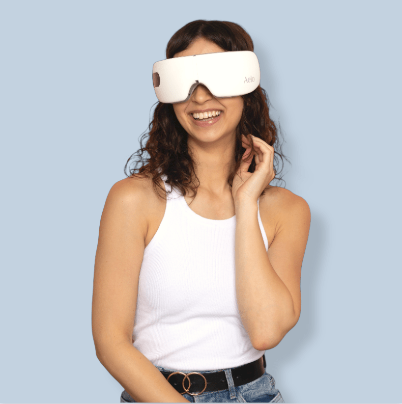 aelo eye mask on female model
